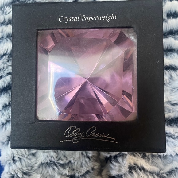 Pink crystal paperweight - pyramid / diamond shaped❤️ - Picture 2 of 5